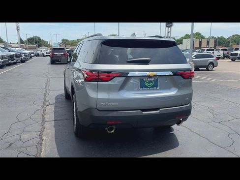 Used 2023 Chevrolet Traverse LT FWD image 7