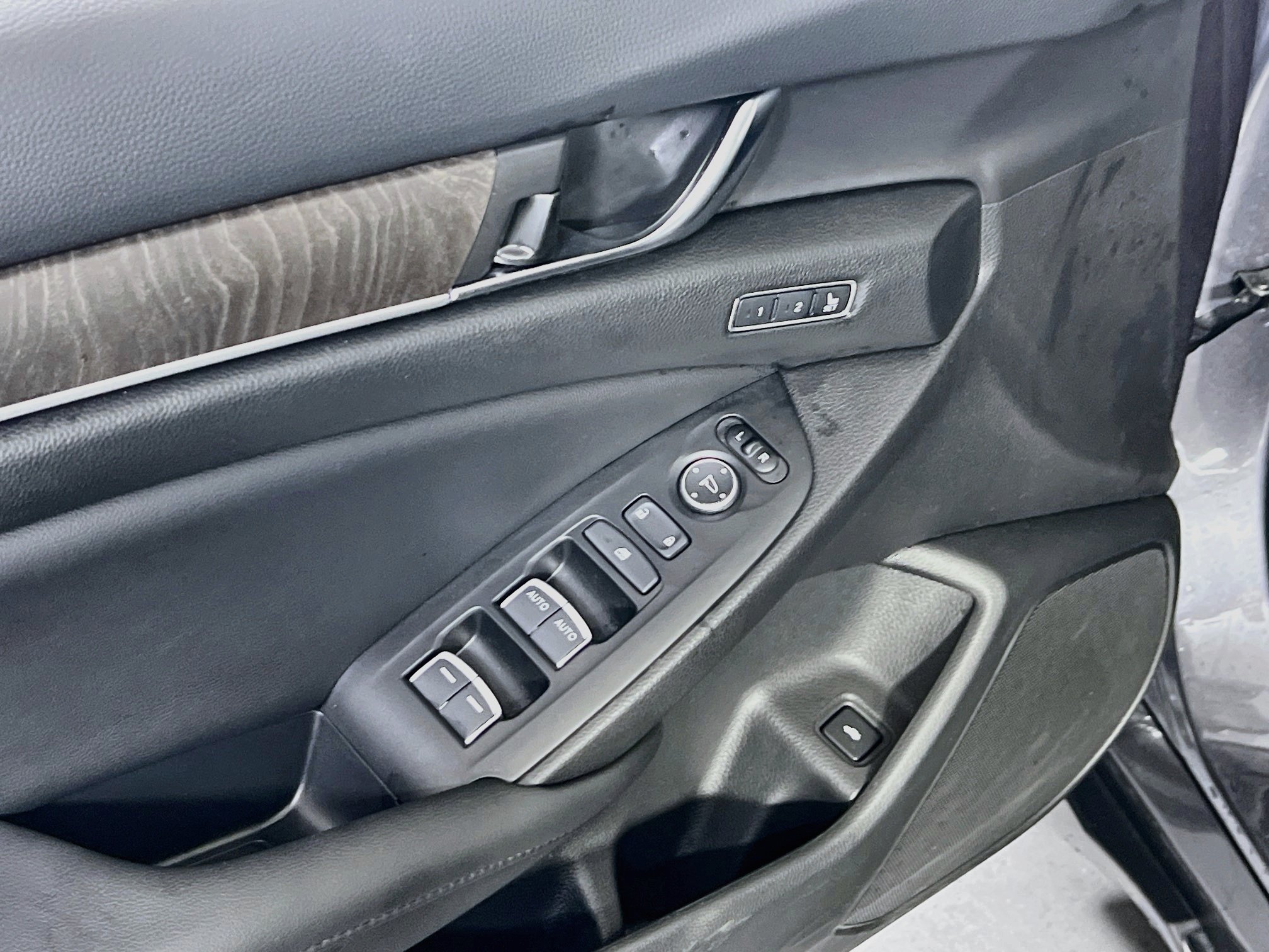Used 2021 Honda Accord EX-L image 17