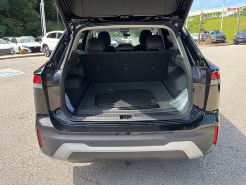 New 2025 Volkswagen Tiguan SE image 25