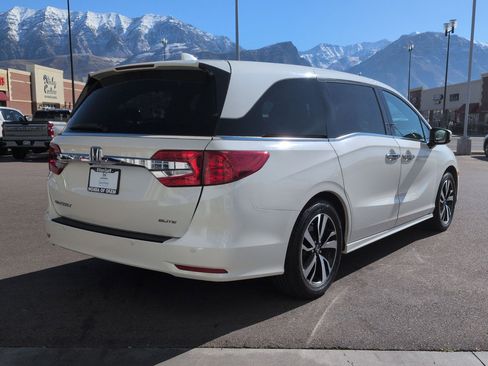 Used 2018 Honda Odyssey Elite image 3