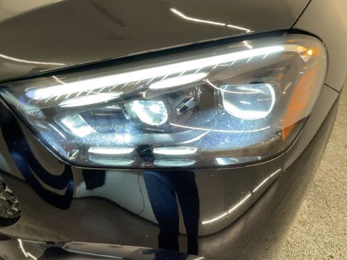 Used 2024 Mercedes-Benz GLE 450 4MATIC image 9