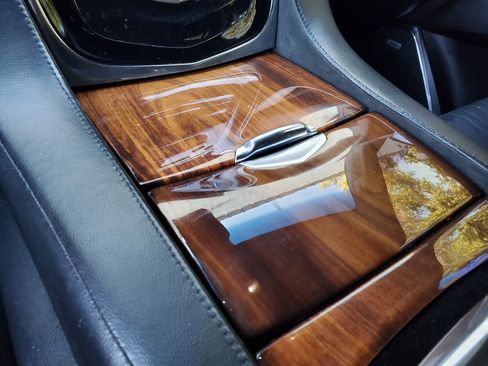 Used 2015 Cadillac Escalade Luxury image 27