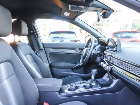 Used 2025 Honda Civic Sport image 17