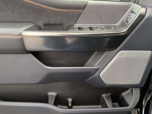 Used 2024 Ford F250 Platinum image 16