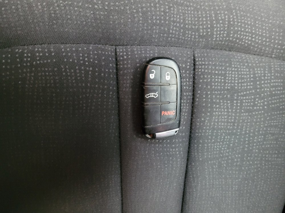 Used 2015 Chrysler 200 Limited FWD image 32