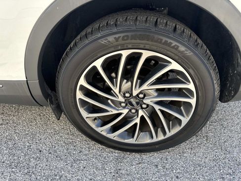 Used 2020 Lincoln Nautilus Reserve FWD image 6