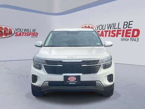 Used 2024 Kia Seltos LX AWD/4WD image 2