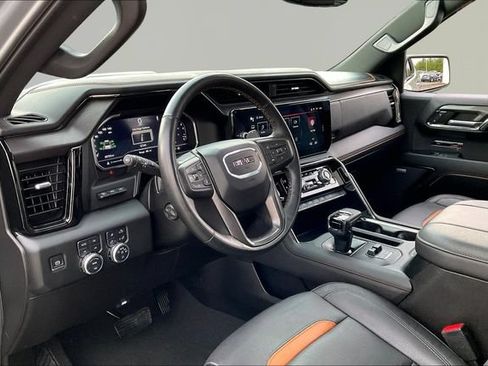 Used 2024 GMC Sierra 1500 AT4 w/ Technology Package AWD/4WD image 12