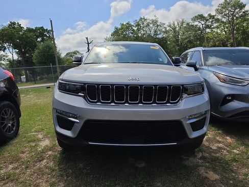 Used 2022 Jeep Grand Cherokee Limited AWD/4WD image 8