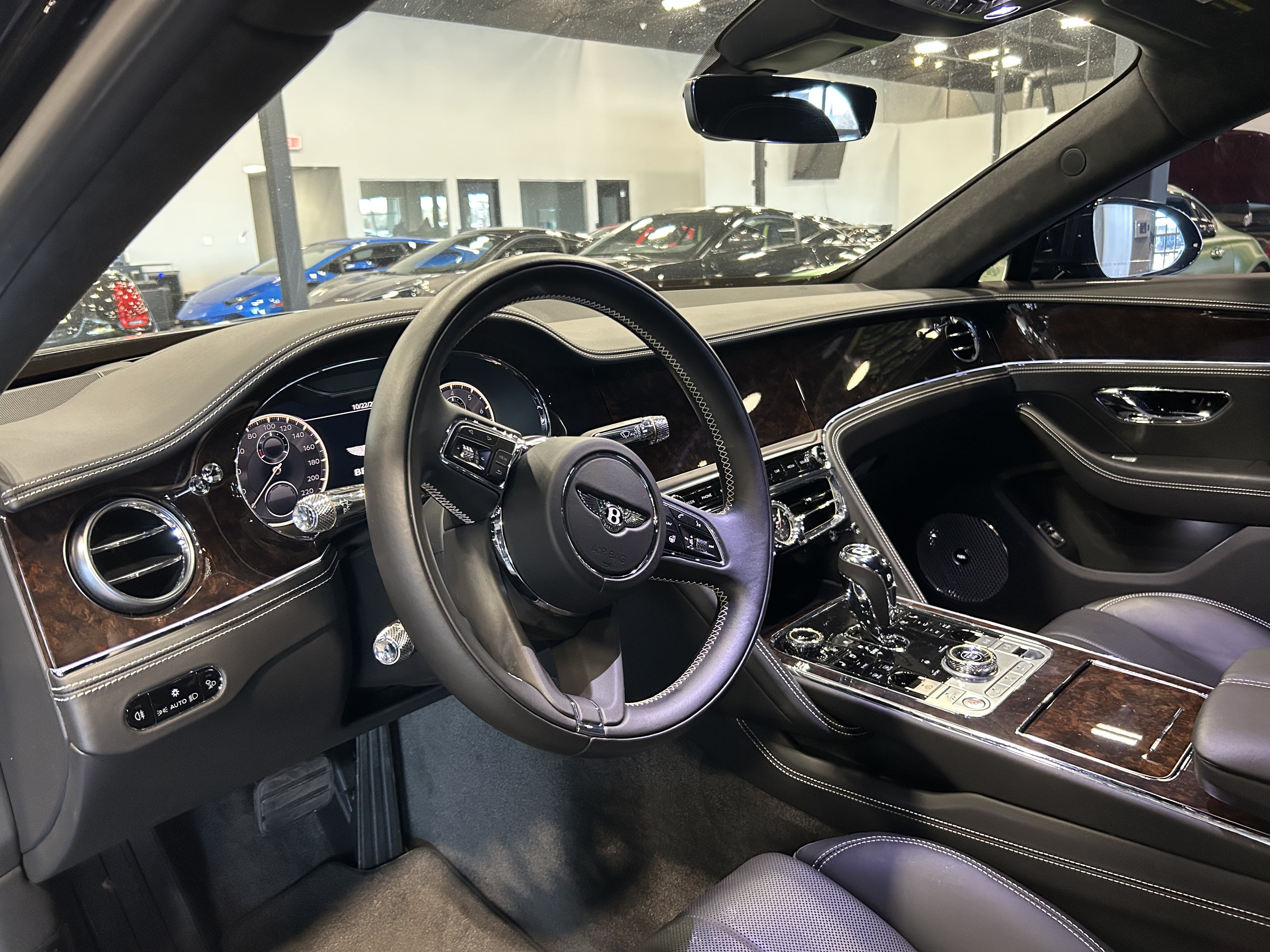Used 2021 Bentley Flying Spur V8 AWD/4WD image 9