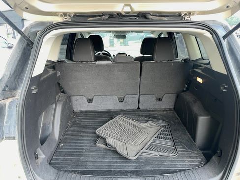 Used 2017 Ford Escape SE w/ Equipment Group 201A AWD/4WD image 4
