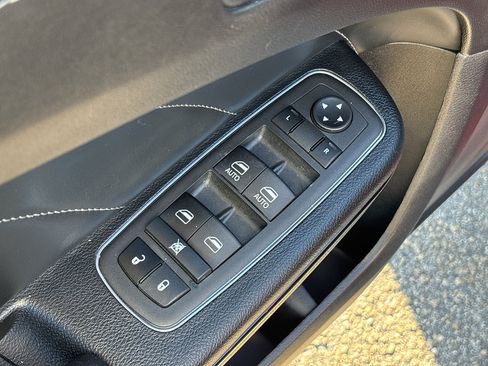 Used 2022 Dodge Charger R/T w/ Plus Group RWD image 14
