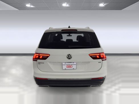 Used 2018 Volkswagen Tiguan SEL FWD image 10