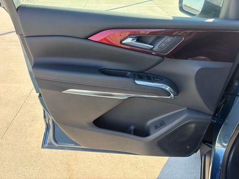 New 2026 Chevrolet Traverse Z71 w/ Driver Confidence Package image 18