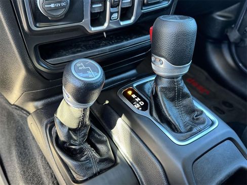 Used 2021 Jeep Gladiator Sport image 20