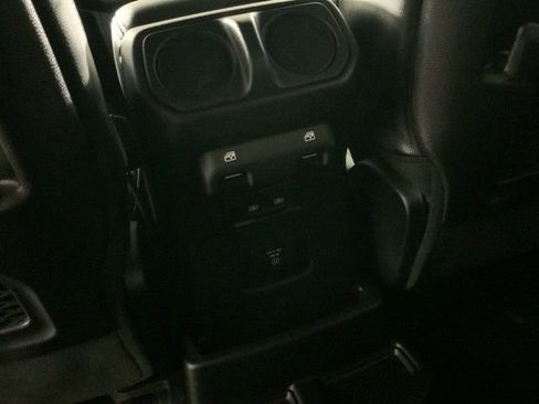 Used 2024 Jeep Wrangler Unlimited Sahara w/ Technology Group AWD/4WD image 33