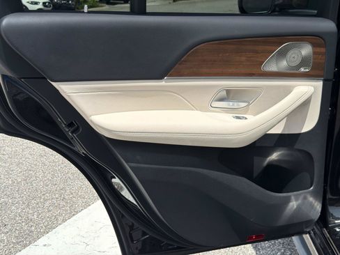 Certified 2024 Mercedes-Benz GLE 450e 4MATIC image 11