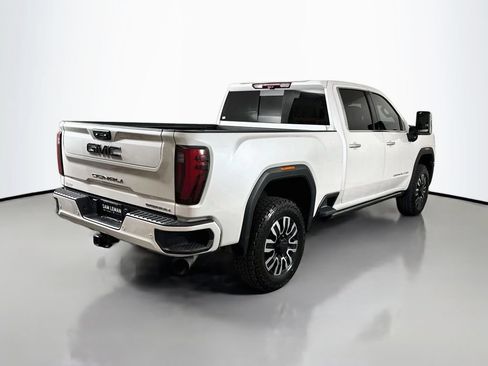 Used 2024 GMC Sierra 2500 Denali Ultimate AWD/4WD image 7