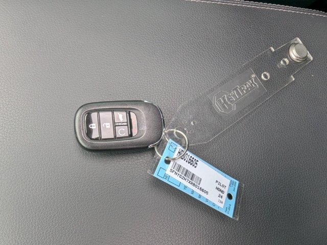 Certified 2024 Honda Pilot Touring image 33