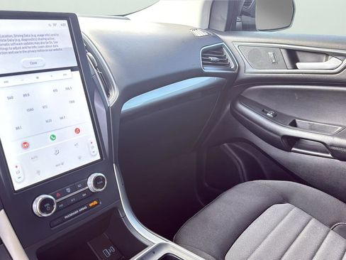 Used 2024 Ford Edge SE w/ Black Appearance Package image 18