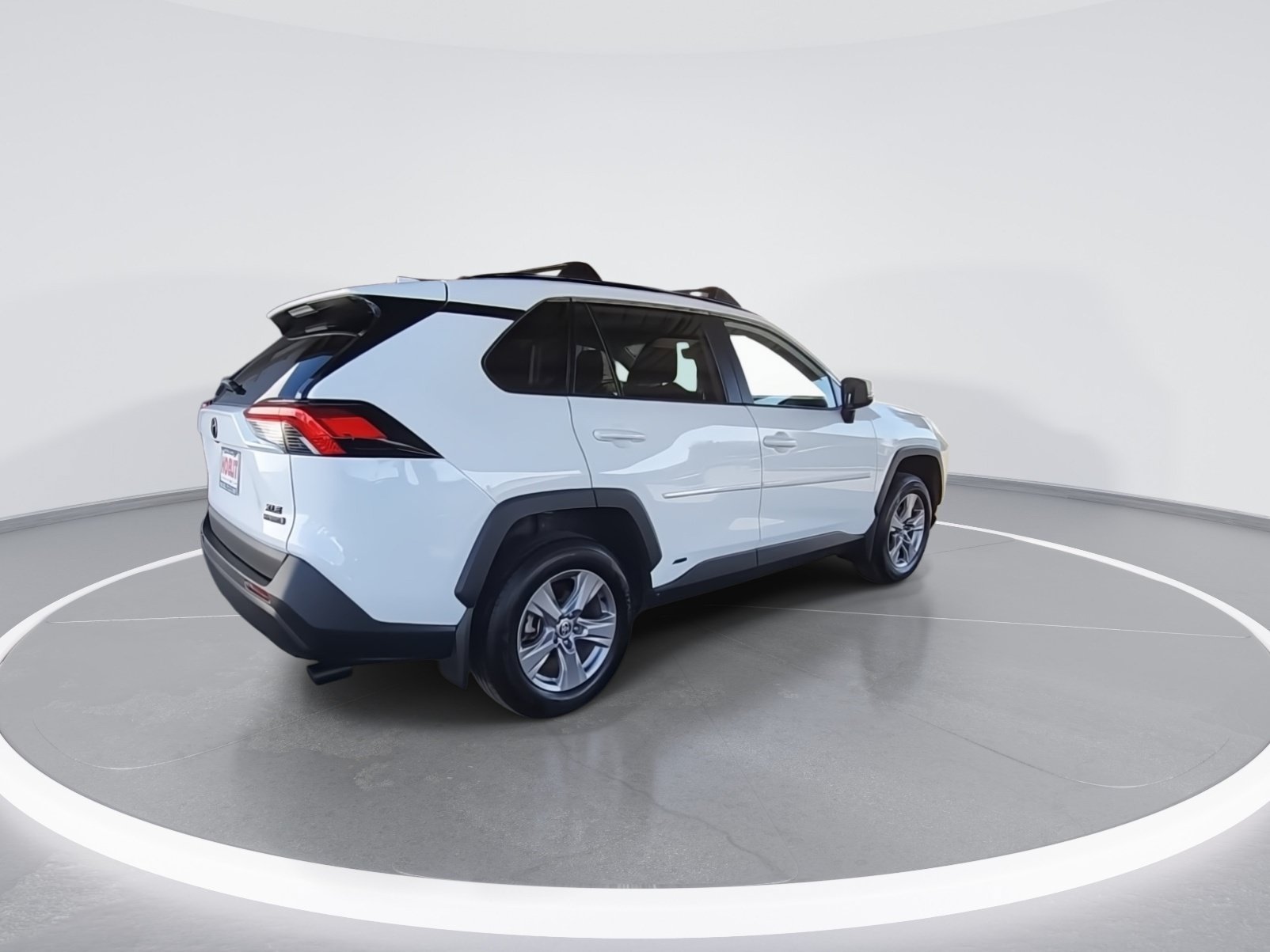 Used 2024 Toyota RAV4 XLE w/ Convenience Package AWD/4WD image 4