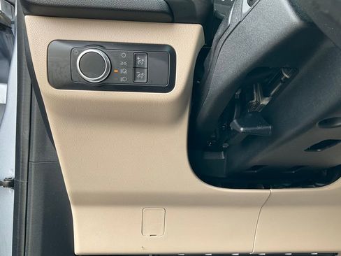 Used 2022 Ford Escape SE image 60