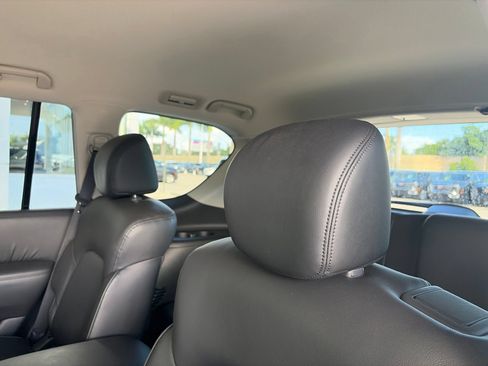 Used 2024 Nissan Armada SL w/ Captain's Chairs Package AWD/4WD image 10