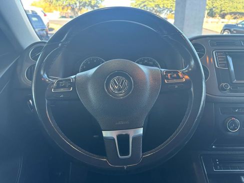 Used 2016 Volkswagen Tiguan S image 10