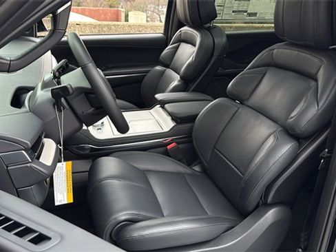 New 2025 Lincoln Navigator L Reserve w/ Jet Appearance Package image 24