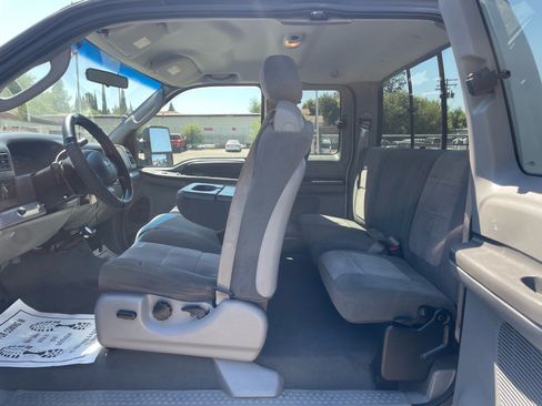 Used 2003 Ford F250 XLT AWD/4WD image 11