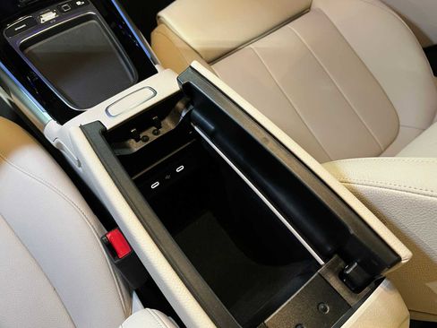 Certified 2025 Mercedes-Benz GLB 250 4MATIC image 31