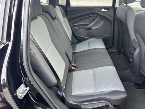 Used 2017 Ford Escape SE image 25