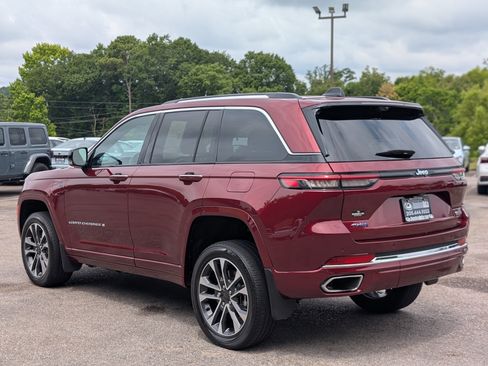 Used 2023 Jeep Grand Cherokee Overland w/ Advanced Protech Group III AWD/4WD image 7