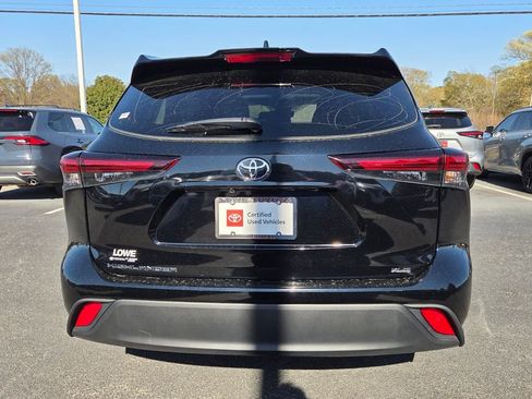 Used 2025 Toyota Highlander XLE image 10