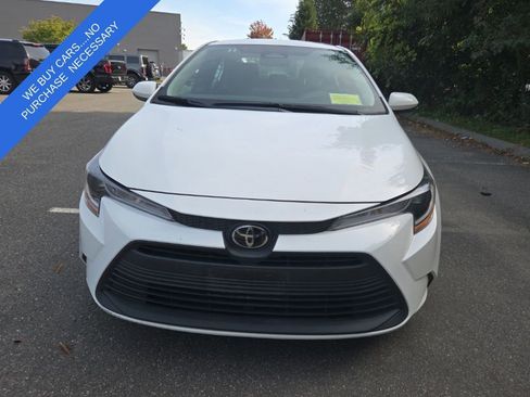 Used 2024 Toyota Corolla LE image 4