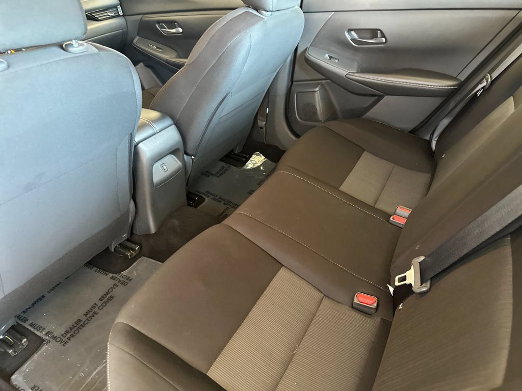 Used 2025 Nissan Sentra SV FWD image 11
