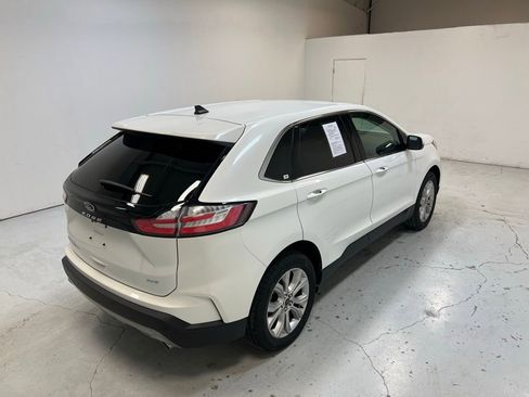 Used 2023 Ford Edge Titanium image 2