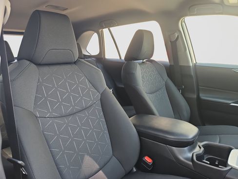 Used 2023 Toyota RAV4 XLE FWD image 12
