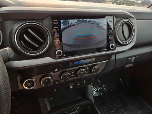 Used 2021 Toyota Tacoma TRD Off-Road AWD/4WD image 28
