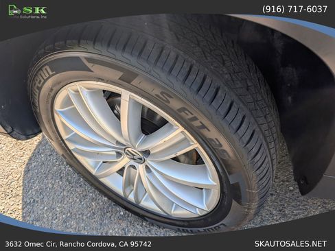 Used 2013 Volkswagen Tiguan S image 33