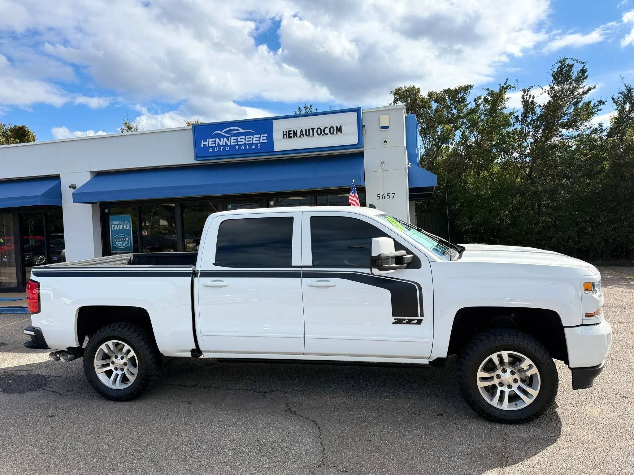 Used 2017 Chevrolet Silverado 1500 LT w/ Rally 2 Edition AWD/4WD image 14