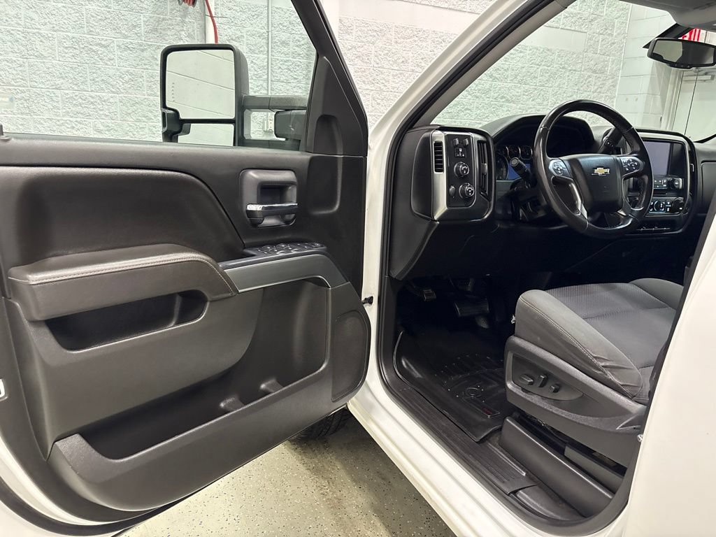 Used 2017 Chevrolet Silverado 1500 LT w/ All Star Edition AWD/4WD image 15