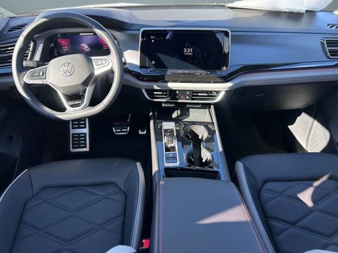 New 2026 Volkswagen Atlas Peak Edition image 4