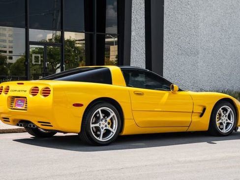 Used 2003 Chevrolet Corvette Coupe w/ Preferred Equipment Group image 40