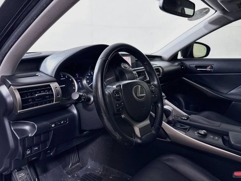 Used 2015 Lexus IS 350 w/ Navigation System Package RWD image 9