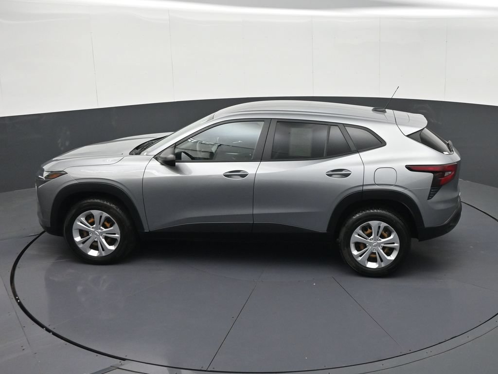 Certified 2024 Chevrolet Trax LS FWD image 23