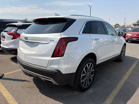 Used 2022 Cadillac XT5 Premium Luxury w/ Technology Package AWD/4WD image 4