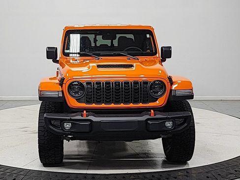Used 2025 Jeep Gladiator Mojave AWD/4WD image 2
