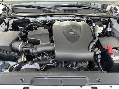 Used 2022 Toyota Tacoma SR AWD/4WD image 15