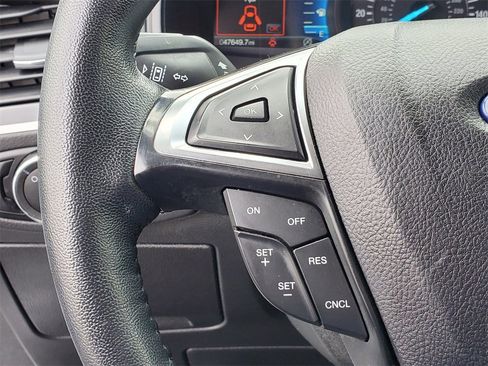 Used 2024 Ford Edge SEL image 16